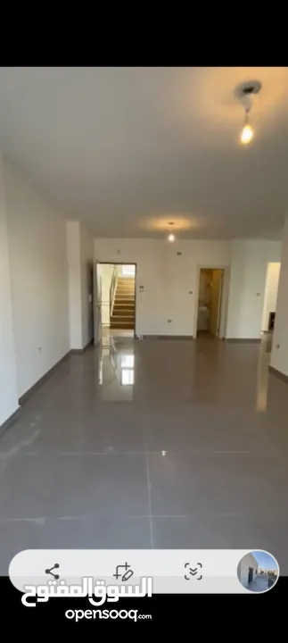 روف للبيع في عين منجد مساحه 300متر سوبر سوبر ديلوكس