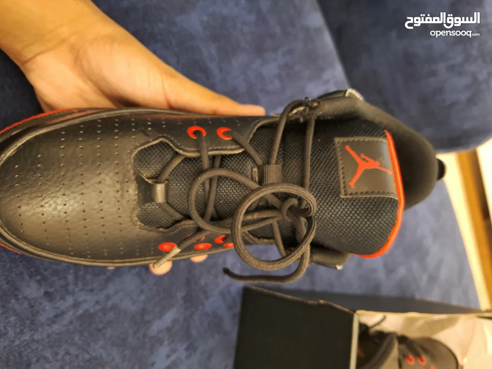 JORDAN 5s MAX AURA BLACK AND RED WITH BOX BARELY WORN