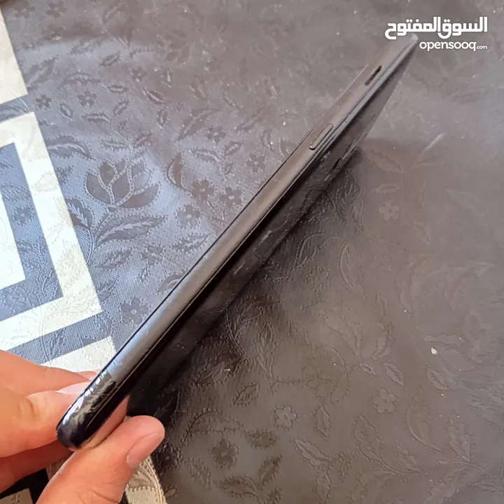 هاتفين شغالين بشكل ممتاز للبيع بسعر 30