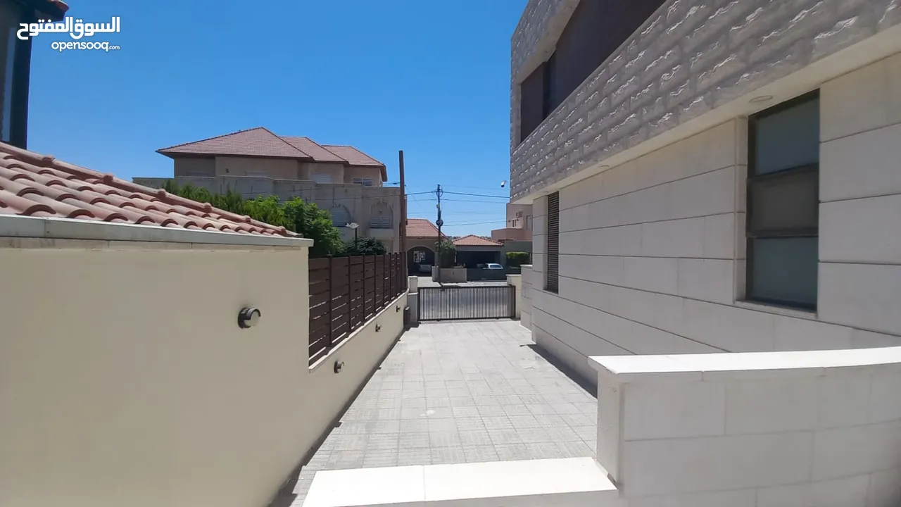 Fully furnished villa for rent in Abdoun  ( Property 38332 )-174796325
