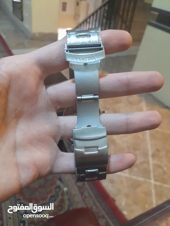 ساعه فيستينا مميزه اصليه صناعه اسبانيه للبيع بسعر مميز 45 دينار
