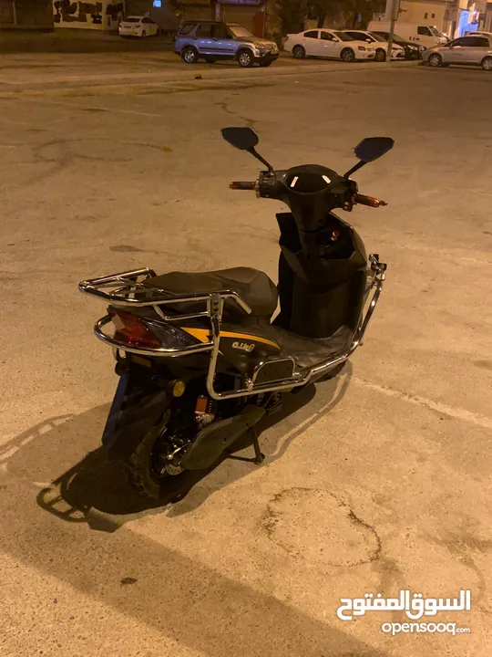 للبيع سكوتر كهربائية شبه جديدة مديل 2025