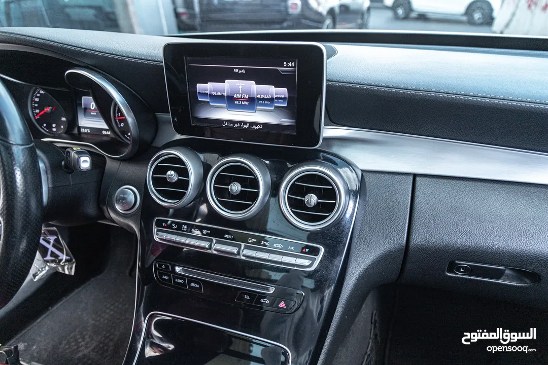Mercedes C200 Amg kit 2015 مميزة جدا،  وارد و بحالة الوكالة