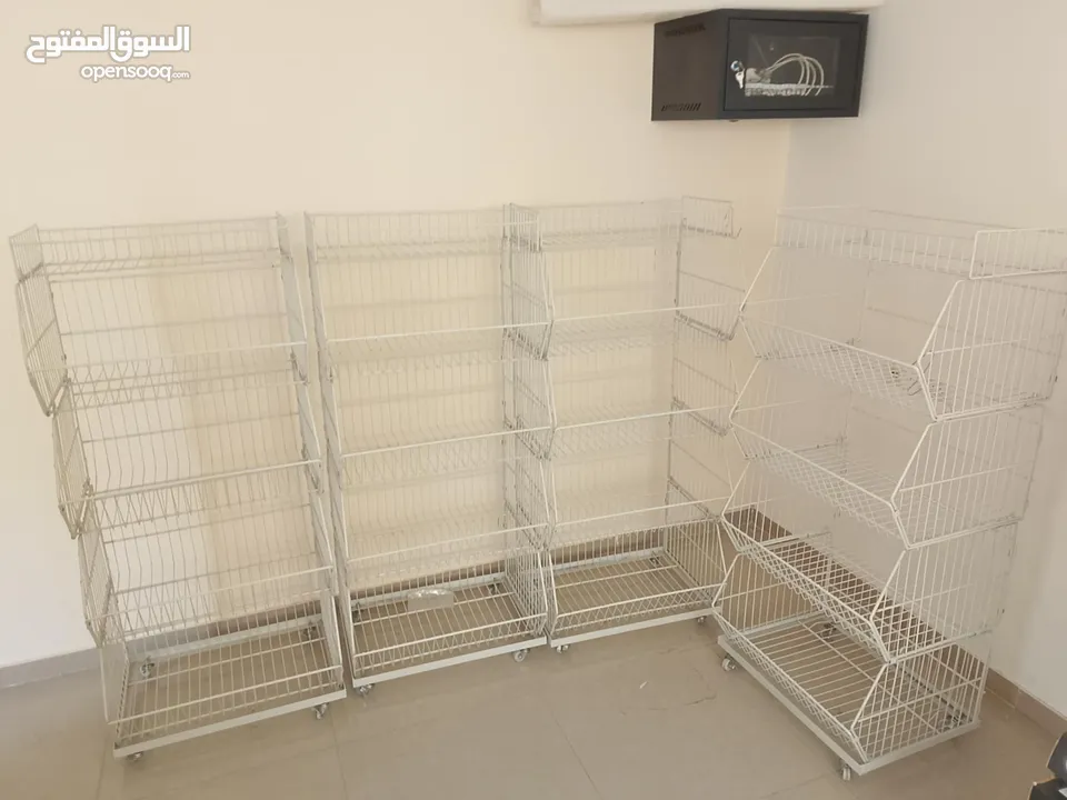 سلال معدنية صالحة للمحلات التجارية وعرض البضائع