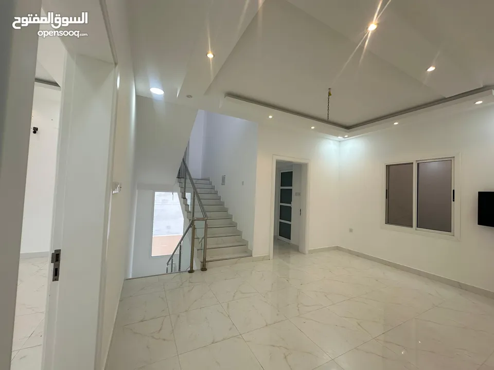للإيجار فيلا في جو (راس حيان)  Villa for rent in Ras Hayyan