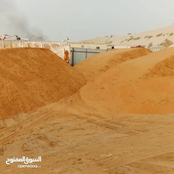 رمل احمر مل العين عشان زراعة.. كنكري