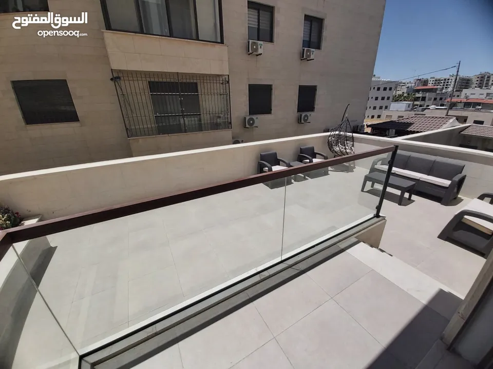 شقة ارضية مفروشة للايجار ثلاث غرف نوم جديدة في الدوار السابع