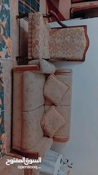 كنب بحالتة الجديد