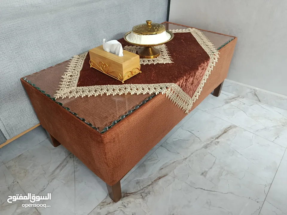 كنبايات لغرفة السفرة او الجلوس (شبه جديد)