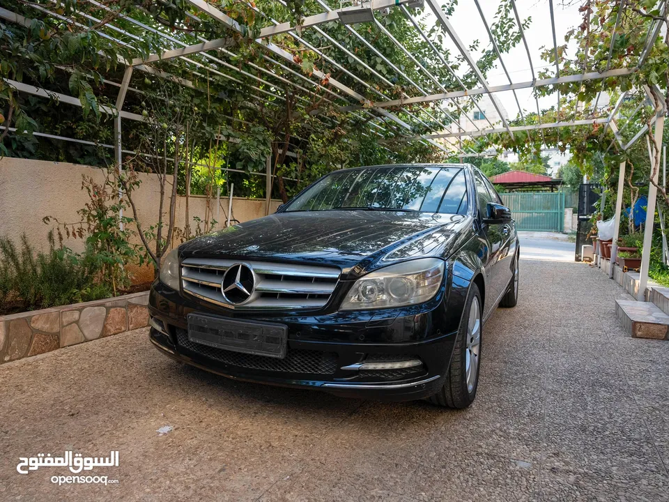 Mercedes Benz C180 2011 للبيع