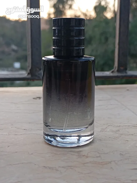 مجموعة عطور من شركة VEYES بروائح مميزه و متنوعه للبيع