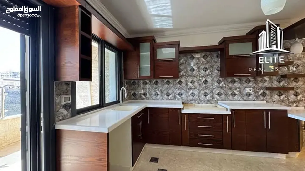 للايجار شقه دبلكس في سطح مرحبا قرب شارع القدس