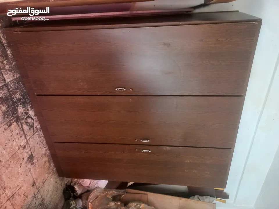 خزانة لاتيه ثلاث ضرف