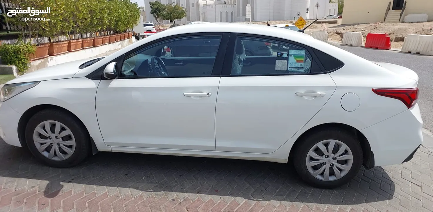 Hyundai Accent 1.6 White colour