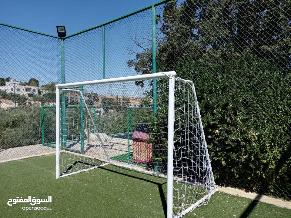 هدف كرة قدم كامل متوفر عدة مقاسات أعلى جوده للحديد مع الشبك يوجد خدمة توصيل لجميع المحافظات