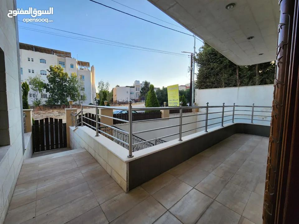 شقة فارغة للبيع في دير غبار ref : 14244