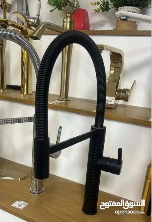 أضف لمسة من الأناقة والعصرية إلى مطبخك مع صنبورنا الجديد!   هل تبحث عن التميز والجودة في آن واحد؟