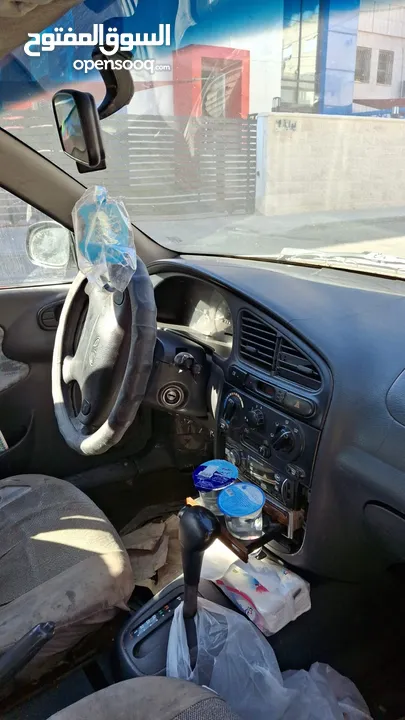 دايو لانوس هاتشباك