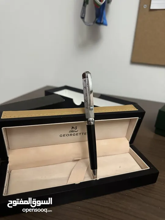من النوادر قلم من ماركة Bg جديد غير مستخدم