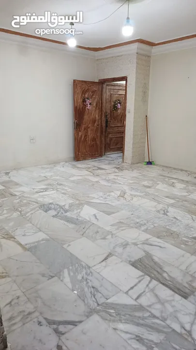 شقه للايجار في المدينه الرياضيه عمان