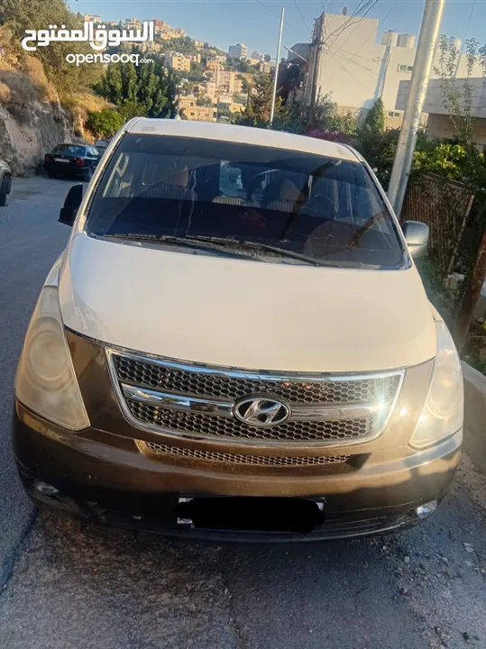 باص هيونداي van H1  ابيض