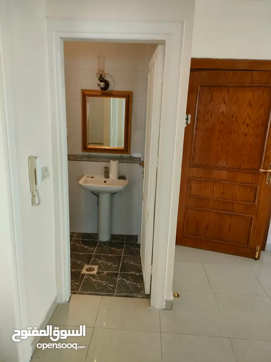 Furnished Shmeisani flat for rent