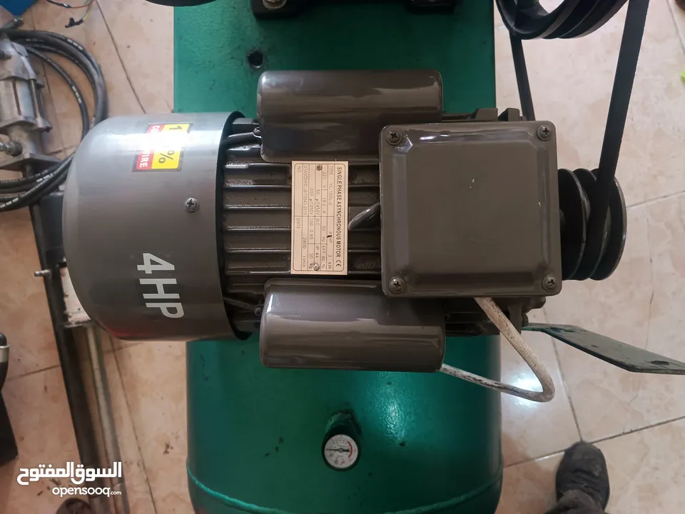 معدات محل بناشر للبيع