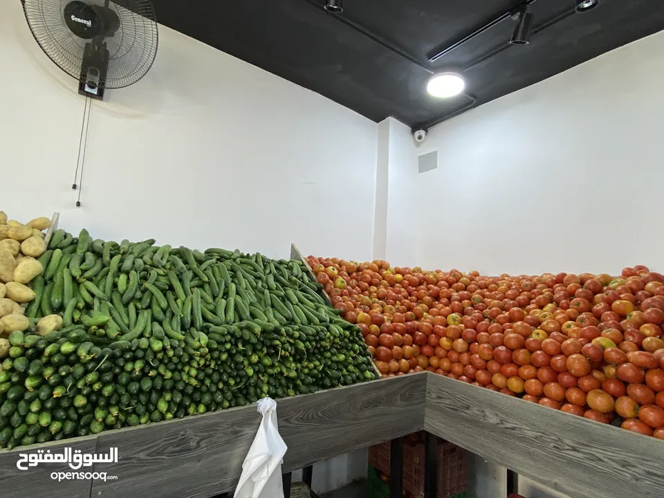 ستاندات وفروش خضار وفواكة للبيع استعمال بسيط للبيع