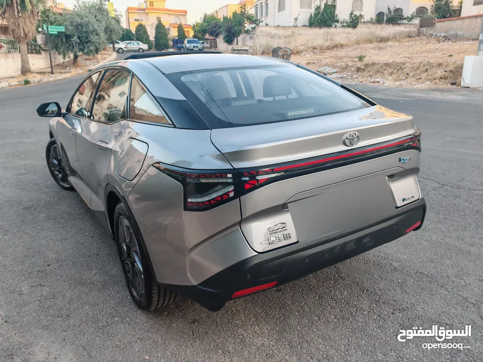 تويوتا Bz3X بطارية كبيرة فل مع فتحة