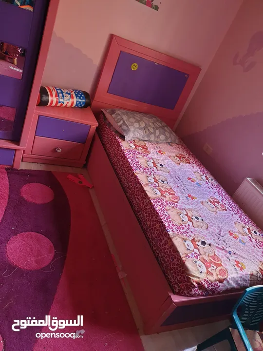 ثلاجة هيتاشي 24 قدم وغرفة نوم اطفال وغسالة ارستون 9 ك للبيع