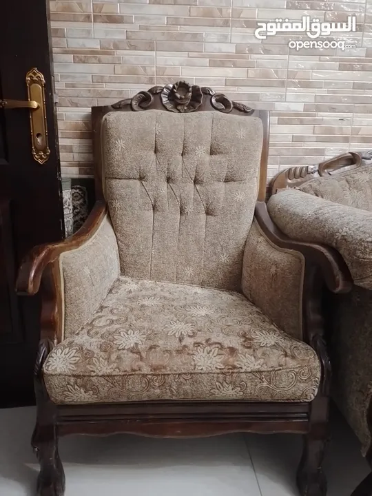 عفش بيت مستعمل للبيع طقم ستيل وطقم لف سوبر وتخت حديد وجرتين غاز وطاولات خشب وديكور رفوف خشب