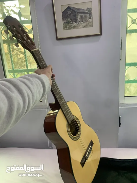 جيتار الماني احترافي ‏Voggy’s Kindergitarre بحالة ممتازة وجودة رائعة.