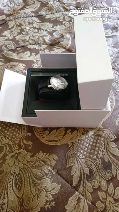 ساعة يد رجالية سويسرية  ماركة بالمن المتخصصة بساعات مرصعة بالألماس