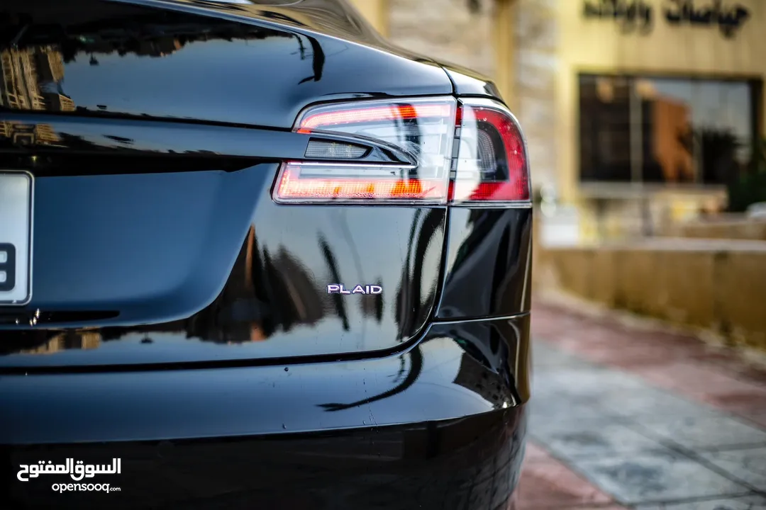Tesla Model S-PLAID 1020hp مديل 2021 بحاله الوكاله من الداخل والخارج