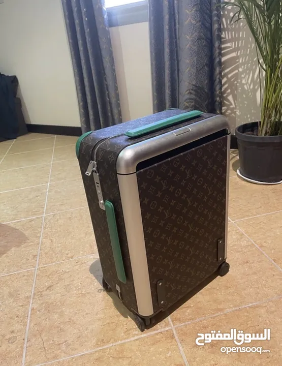 Louis Vuitton Travel Medium Sized Suit Case/ Hand Carry!! **1:1 Highest Quality Available**