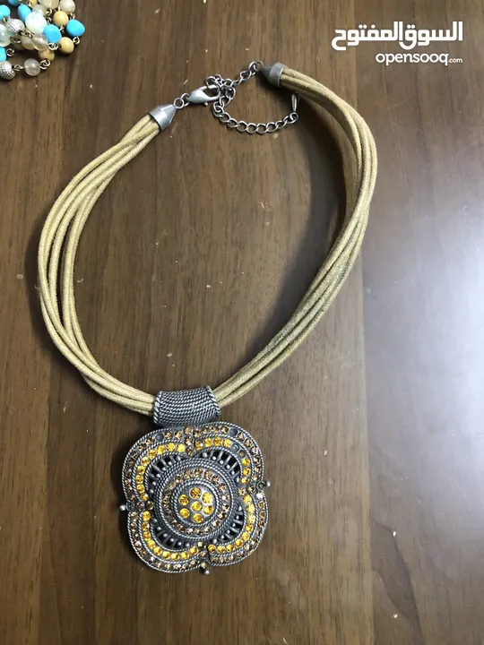 ساعات واكسسورات
