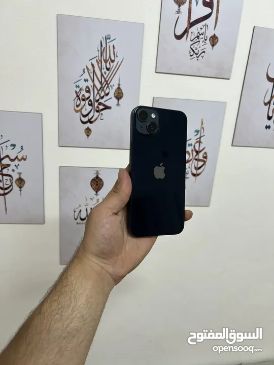 ايفون 14 بلس بحالة الوكاله وارد شرق اوسط  ولا نقرة شبه جديد