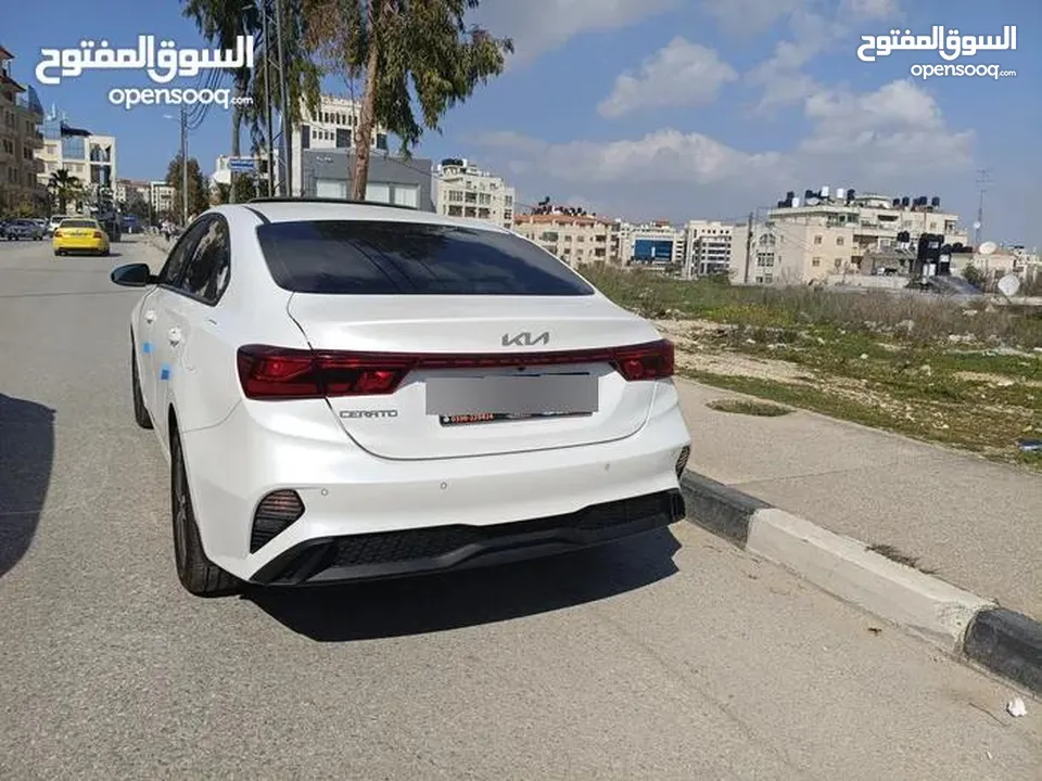 سيراتو k3 2022-2023 بنزين 8800 كيلومتر بحالة الوكالة  دهان الشركة الأصلي