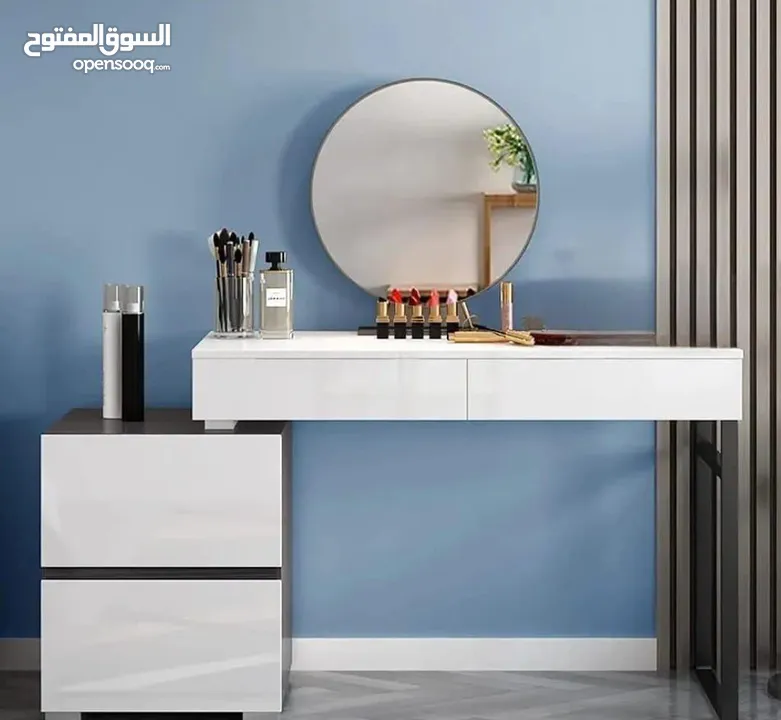 تسريحة مودرن مع خزانة جانبية – لمسة فخامة لغرفتك! ترتيب وأناقة بمساحة مثالية  تصميم عصري بسيط