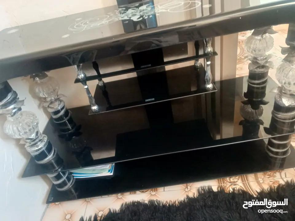 طاولة شاشة سكوريت استعمال خفيف 30دينار