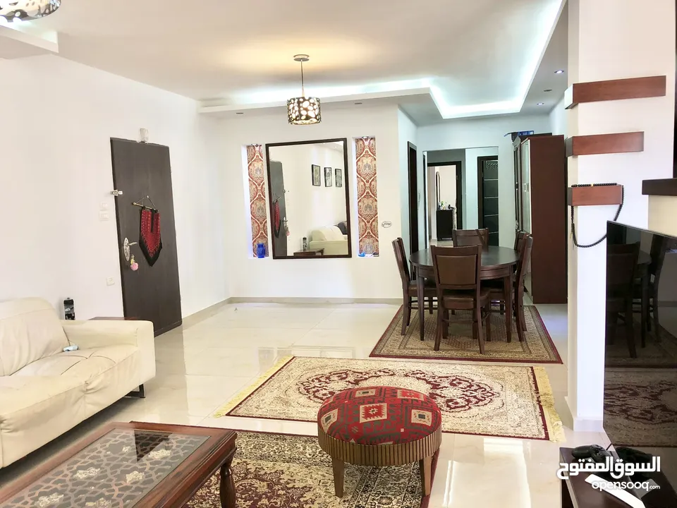 شقة مميزة في عمارة مميزة