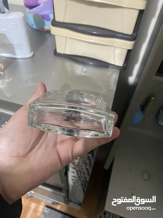 4 علب عطور اصلية فارغة