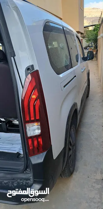 بيجو ريفتر 2023