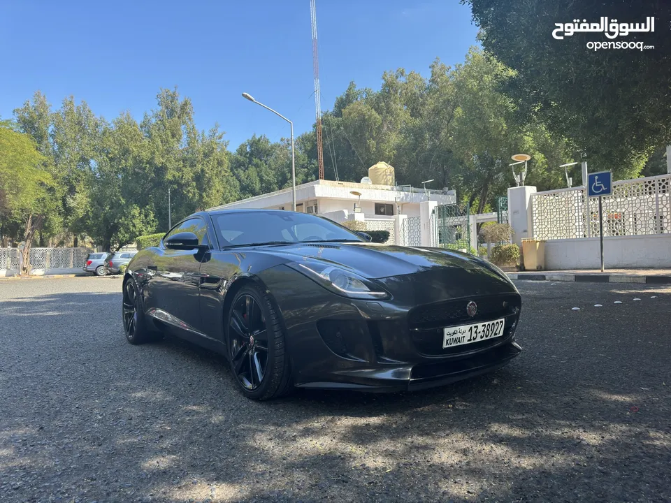 جاكوار F TYPE S ماشي 61 ألف