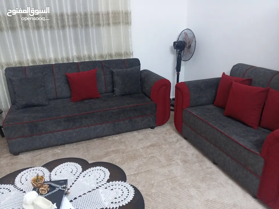 طقمين كنب مع طاوله