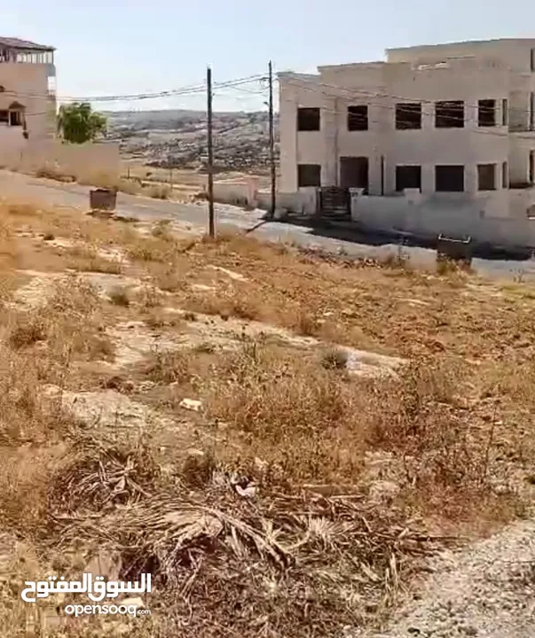ارض سكنية على شارعين وباطلالة مميزة للبيع شفابدران عيون الذيب  700 م قرب مسجد صرفند من المالك مباشرة