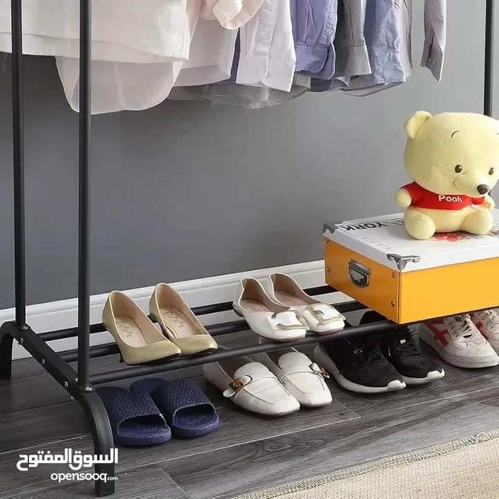 ستاند ملابس معدني لتنظيم المساحة والملابس والأحذية بشكل افضل ضد الصدأ يحتوي على 7 شماعات ورف سفلي