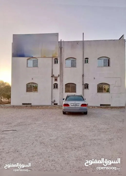 عمارة للبيع بالقرب من جامعة مؤتة