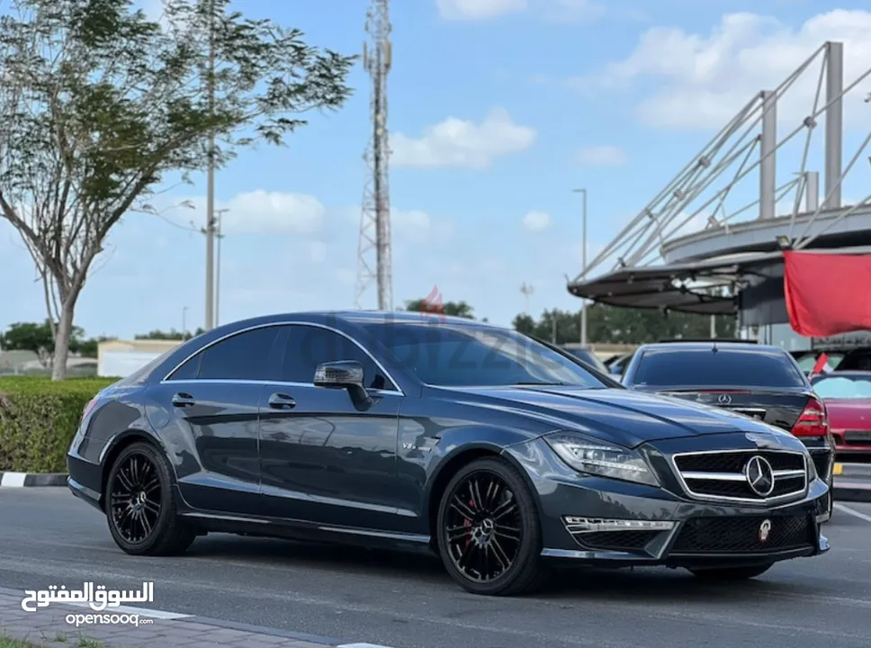 مرسيدس بنز cls63 2014 وارد كندا بدون حوادث ماشي 220 الف صبغ وكالة