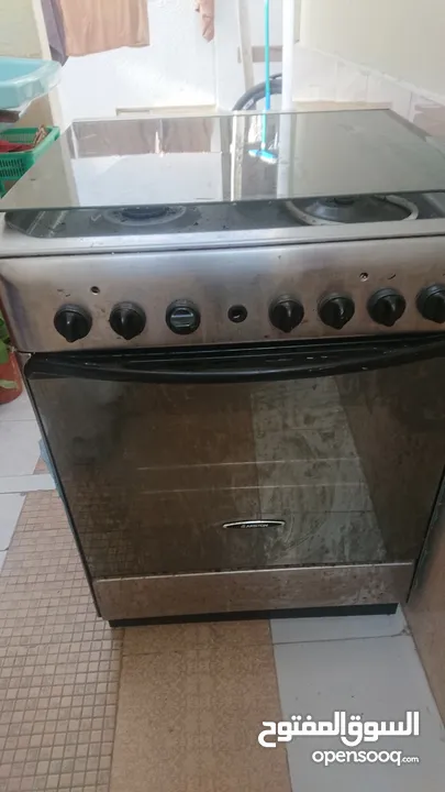 Oven with 4 burner